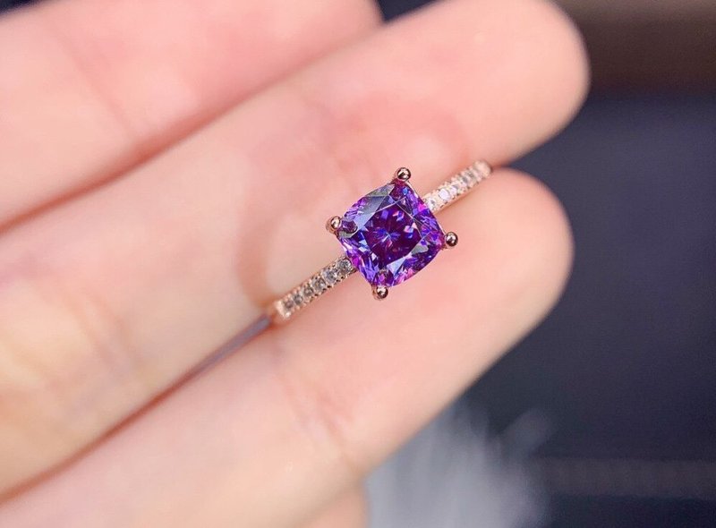 Purple Moissanite Ring, Gorgeous Moissanite Ring, Unique Moissanite Ring - 戒指 - 其他金屬 銀色