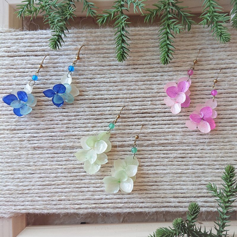 Immortal hydrangea earrings/ Bronze/natural stone/free clip/multi-color optional/flower cluster series - ต่างหู - พืช/ดอกไม้ หลากหลายสี