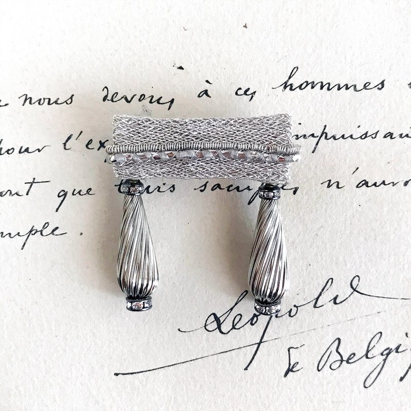 カーテンコール  Brooch silver - 胸針 - 聚酯纖維 銀色