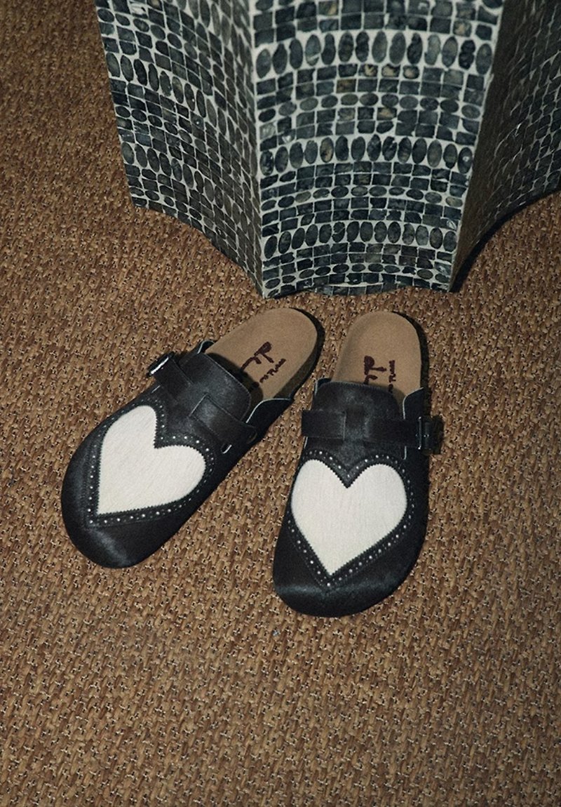 Heart Closed-Toe Slides - Slippers - Genuine Leather Brown