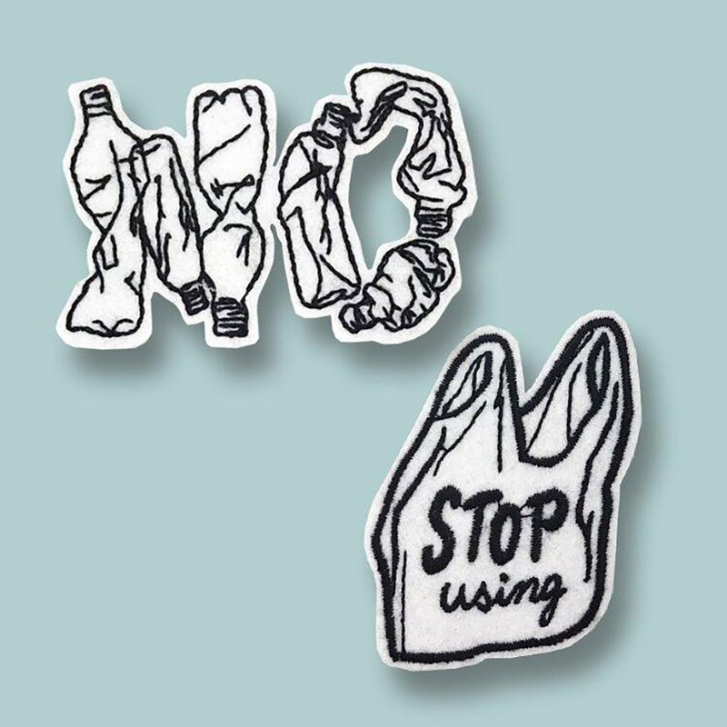 プラスチック製の刺繡ステッカーにノーと言う - ピンバッジ・ピンズ - 刺しゅう糸 