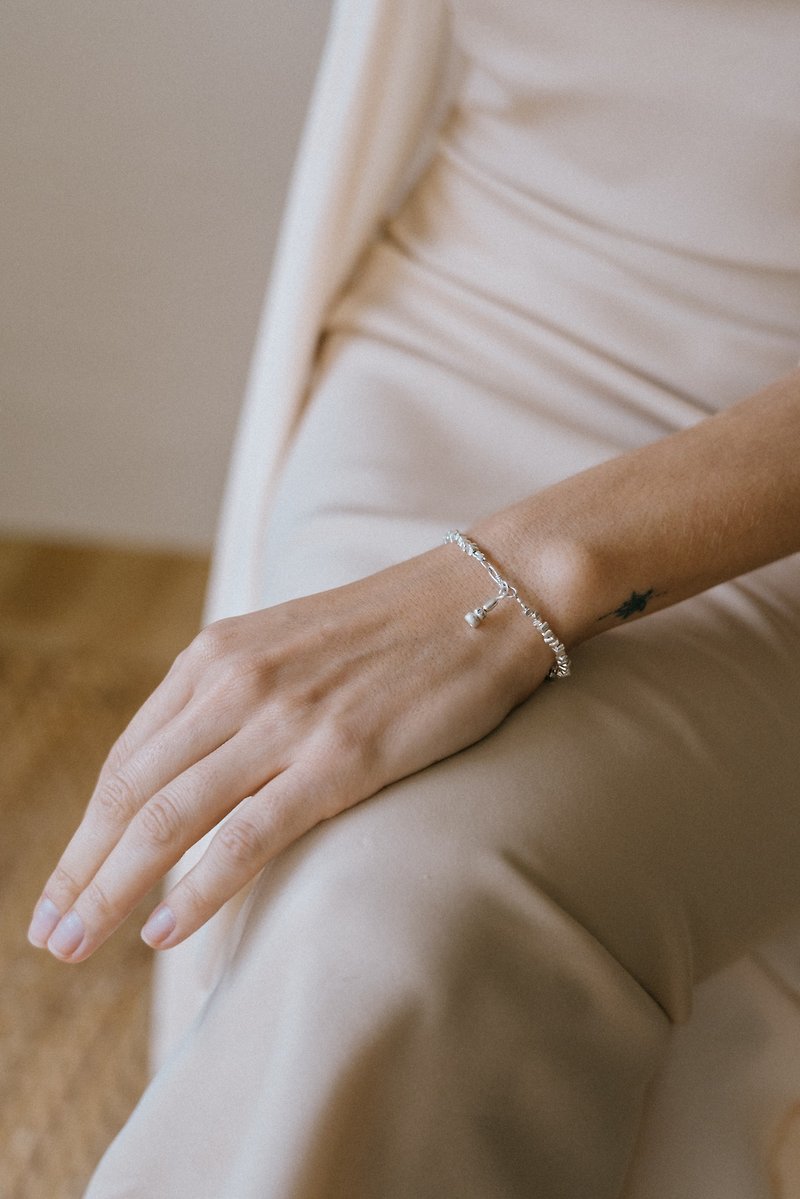 Handmade minimal silver nuggets mindfulness bracelet (B0094) - สร้อยข้อมือ - เงิน สีเงิน