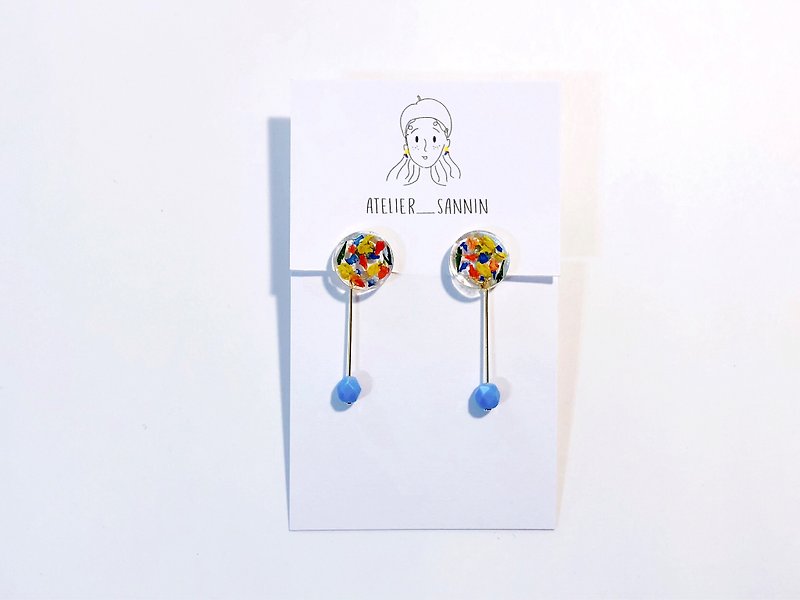 バイエルン花シリーズ - デーの花手作りの耳鍼/耳のクリップを2つのイヤリングを身に着けているため、手の姿勢をエンボス加工 - ピアス・イヤリング - その他の素材 