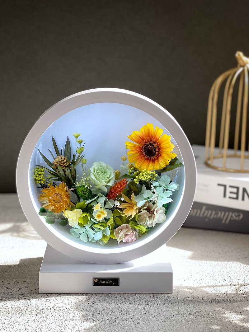Touch lamp flower box eternal flower gift no withering flower night lamp table lamp - โคมไฟ - แก้ว สีใส