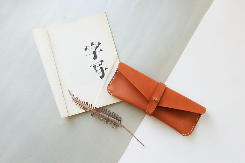 Classic leather flying pencil case - light brown - กล่องดินสอ/ถุงดินสอ - หนังแท้ สีนำ้ตาล