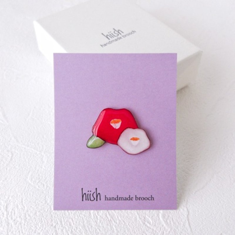 Red and white camellia pin badge - เข็มกลัด - พลาสติก 