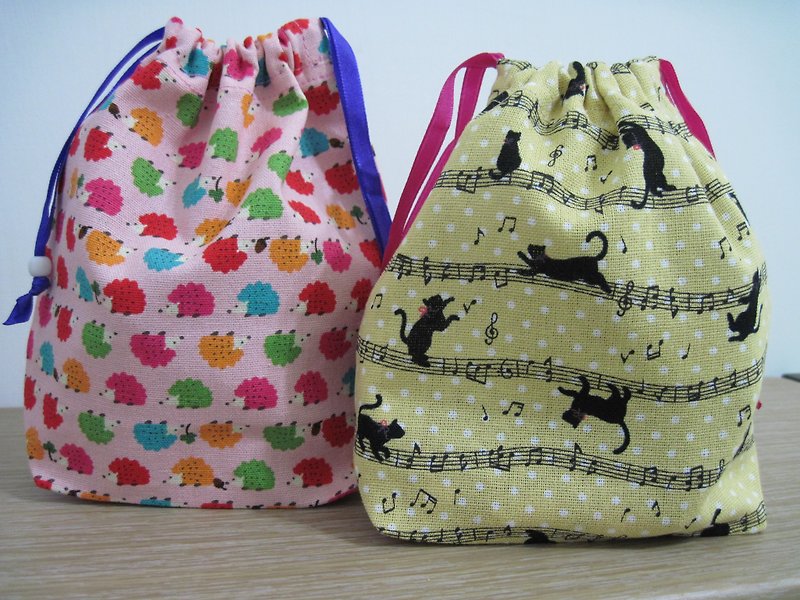 Japan printed cotton small bag optional three 100 yuan 16x17x5 - Toiletry Bags & Pouches - Cotton & Hemp Multicolor