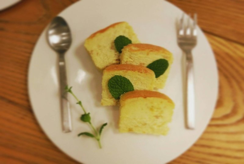 — Gluten-Free — Brown Rice Cake - Golden Jujube Light Cheese (Mi Yue) - Cake & Desserts - Fresh Ingredients Orange