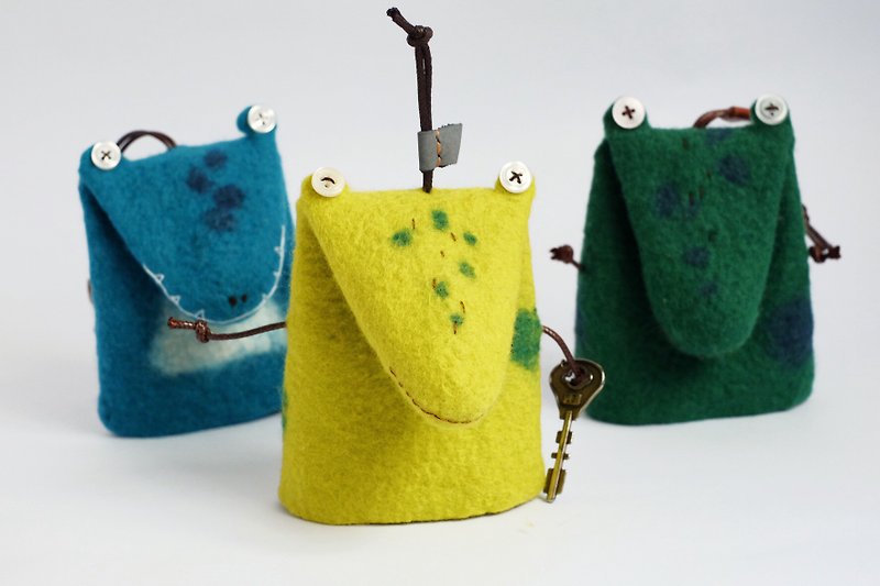 Exclusive store_crocodile key bag - Keychains - Wool Green