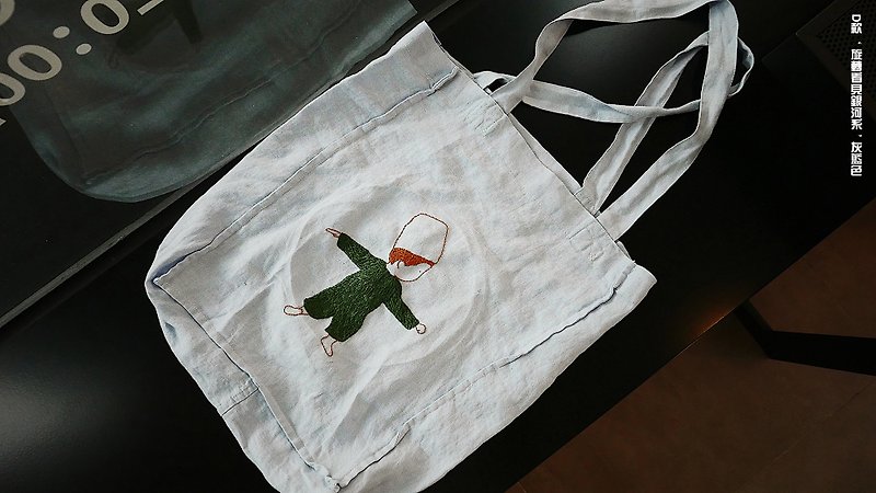 Illustration embroidery eco-friendly bag rotates to see the Milky Way - กระเป๋าแมสเซนเจอร์ - ลินิน 
