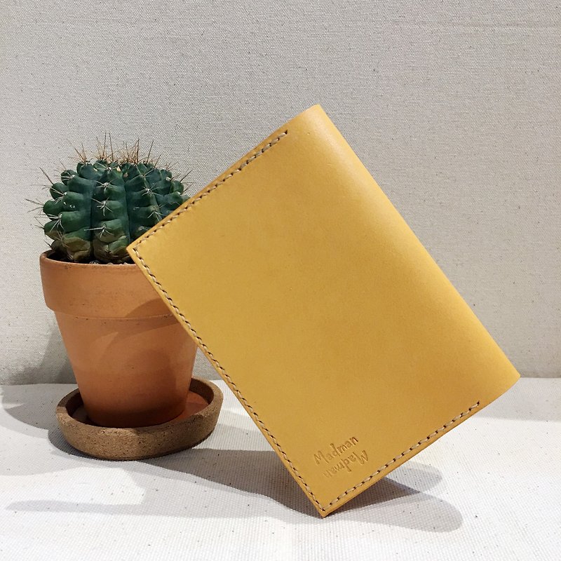 Handmade leather tanned leather passport holder A gift customized - ที่เก็บพาสปอร์ต - หนังแท้ สีนำ้ตาล