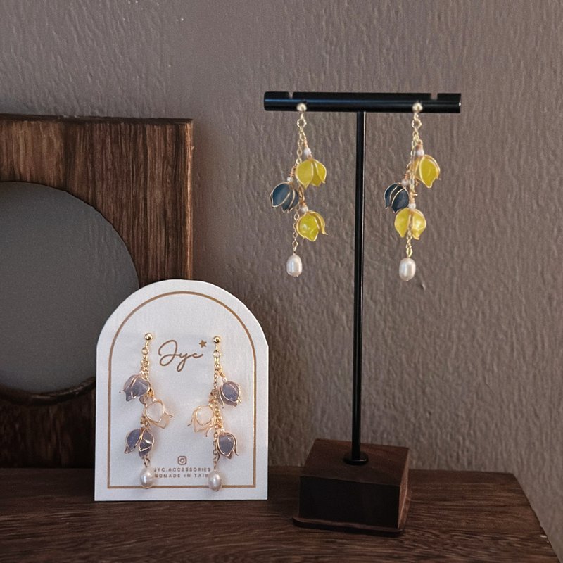 【垂花】手作立體水晶花貼耳耳環 無痛耳夾 uv飾品 - 耳環/耳夾/耳骨夾 - 其他材質 白色