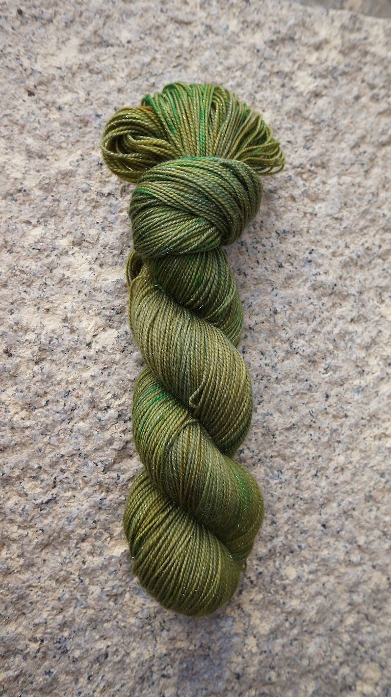 Hand dyed the line. Spark bamboo green. - Knitting, Embroidery, Felted Wool & Sewing - Wool 