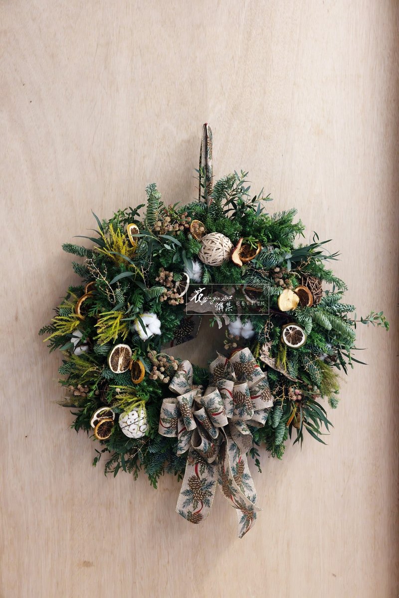 Merry Christmas Nobel Pine Wreath - ของวางตกแต่ง - พืช/ดอกไม้ สีเขียว