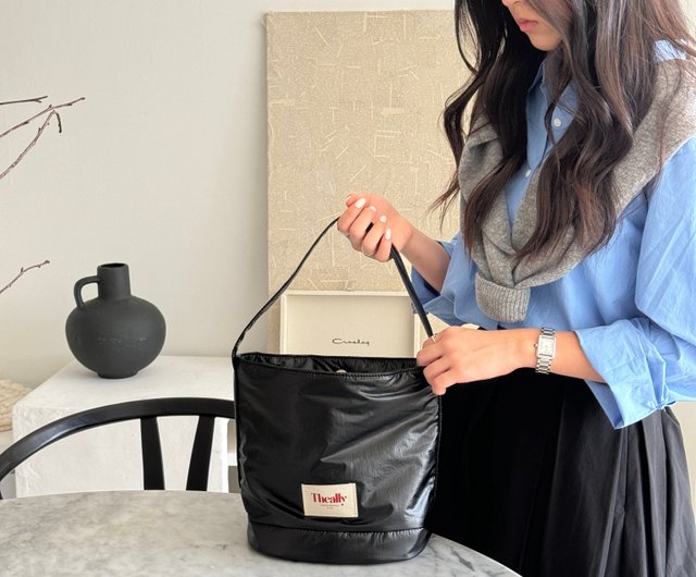 ● THE ALLY●bold bag(ポーチ付) 韓国 The Ally | BOLD BAG (ポーチ付き) | - ショップ theally
