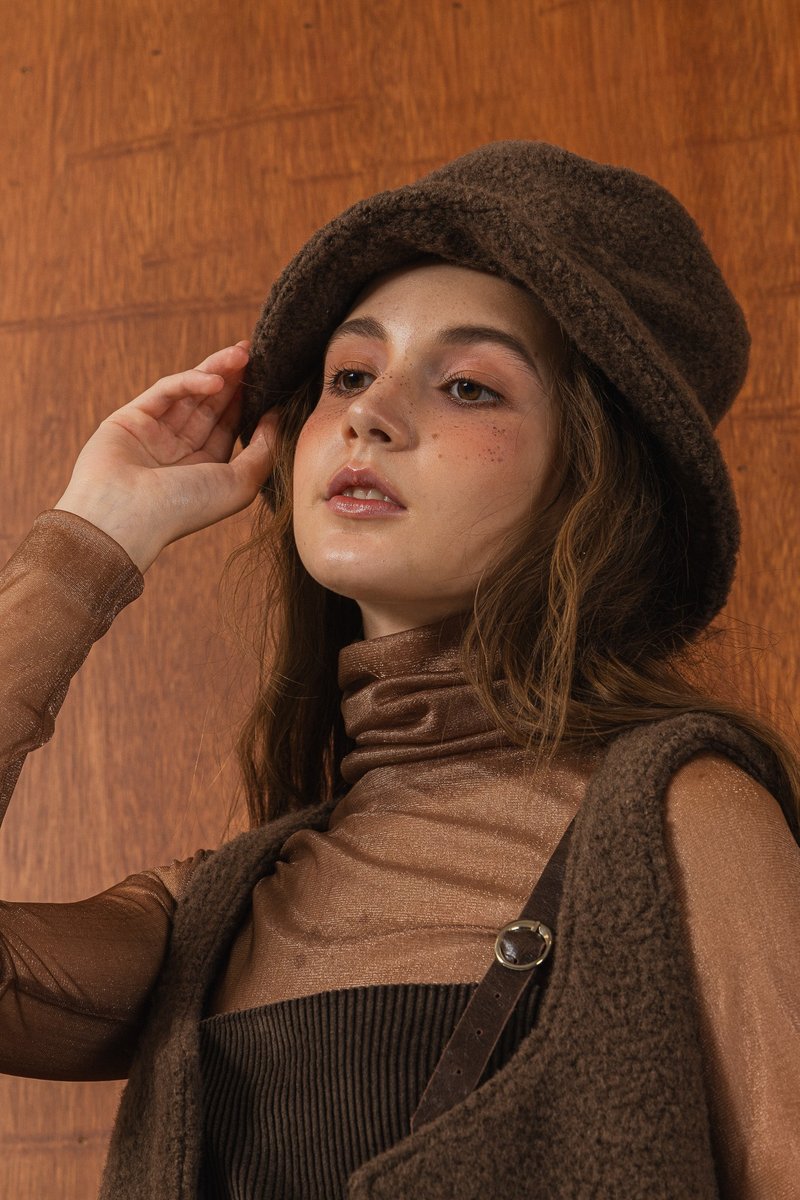 handmade cashmere hat 手作羊絨鐘形帽 brown 可可棕 - 帽 - 羊毛 白色