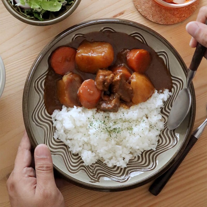 小石原焼 櫛目 カレー皿 藁白 ふらし マルダイ窯 - 盤子/餐盤/盤架 - 陶 咖啡色