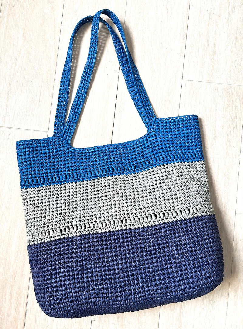 經典拉菲草手鉤編織袋 花東藍 - 側背包/斜背包 - 環保材質 