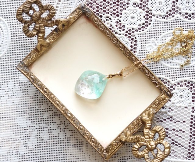 〜カヤ　☪︎⋆☽様〜新作　天然石　レジンネックレス　【猫紅葉】 カヤ ☪︎⋆☽様〜新作 天然石 レジンネックレス 【猫紅葉】