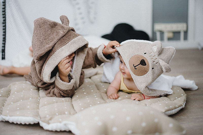 Teddy Bear Hooded baby towel - unisex white newborn towel with ears - Towels - Cotton & Hemp White