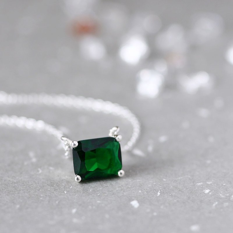 Emerald Square Necklace Silver 925 - สร้อยคอ - โลหะ สีเขียว