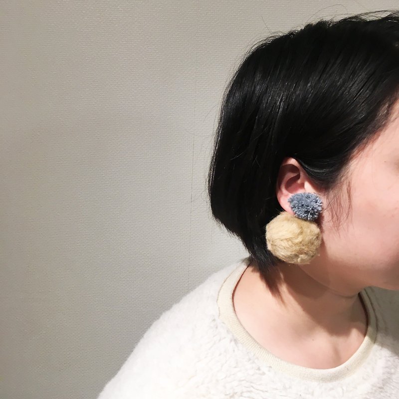 Buddhist earrings - ต่างหู - ผ้าฝ้าย/ผ้าลินิน สีแดง