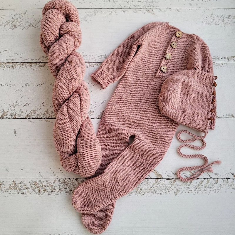 Pink tweed romper with hat. Newborn photo props. - 嬰兒手鍊/飾品 - 羊毛 粉紅色
