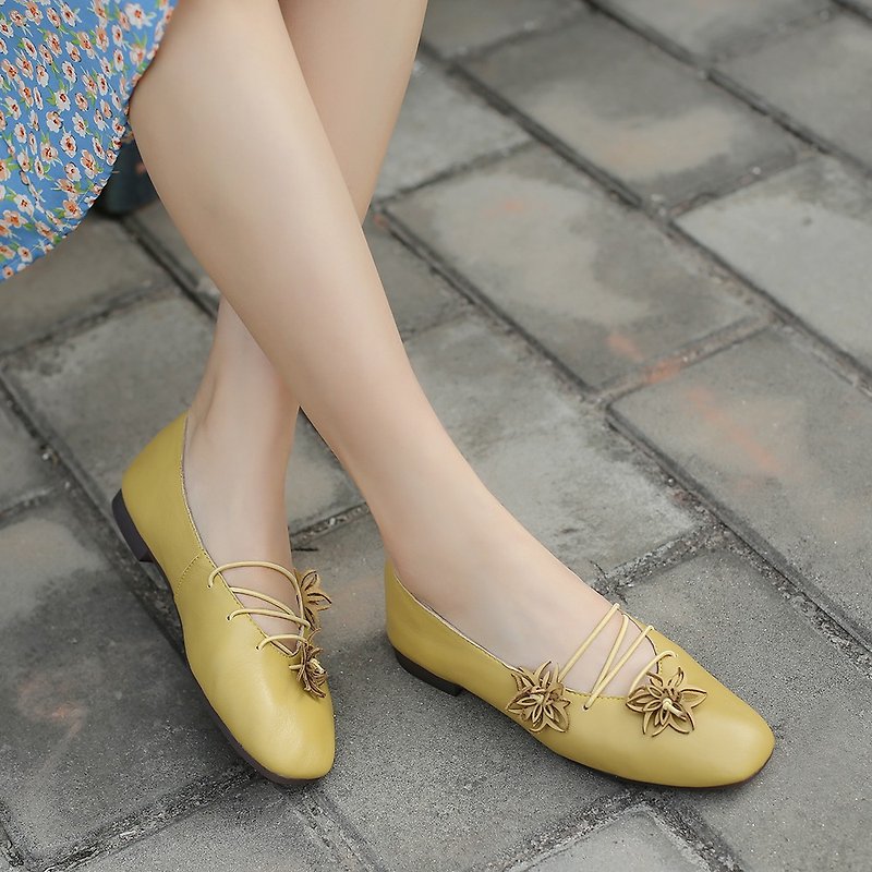 Handmade flowers literary single shoes elastic lace-up grandma shoes - Women's Leather Shoes - Genuine Leather Yellow