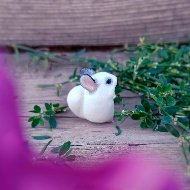 Cute chinchilla decor snow ice small animal pet Tiny sculpture gift for birthday - 裝飾/擺設  - 塑膠 白色