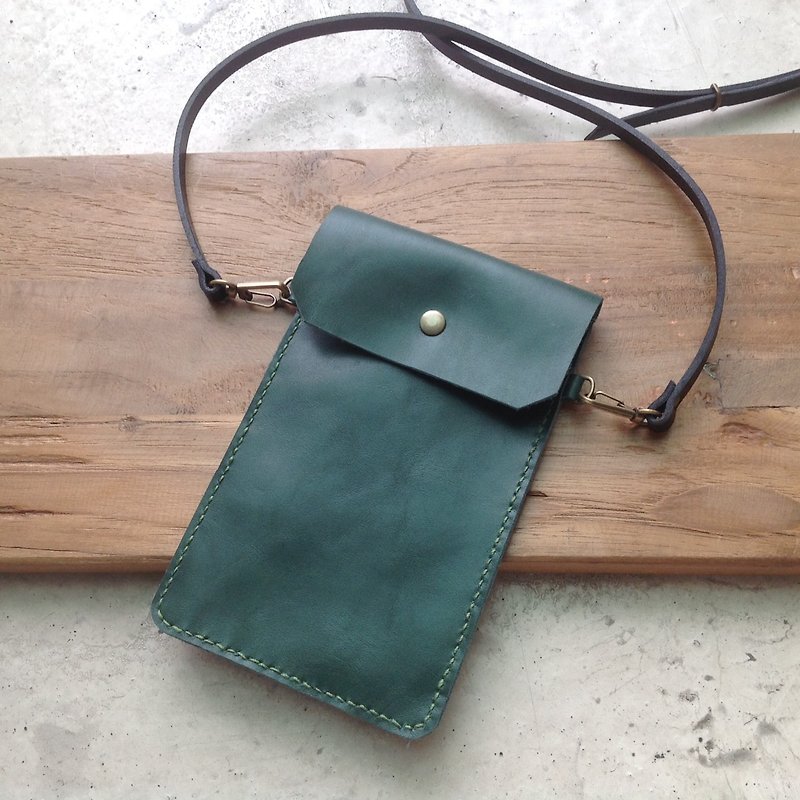 (Long Slant Back Bag) Mobile phone strap, you can put your travel card, card, hang your chest, purse hand-stitched, leather 【Material leather】 dark green - Messenger Bags & Sling Bags - Genuine Leather Green