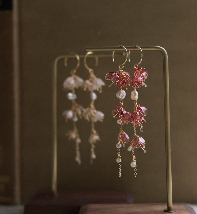 Safflower-No.42 - Earrings & Clip-ons - Resin Red