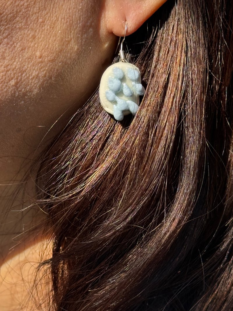 糖霜耳針耳環 - 耳環/耳夾/耳骨夾 - 瓷 藍色