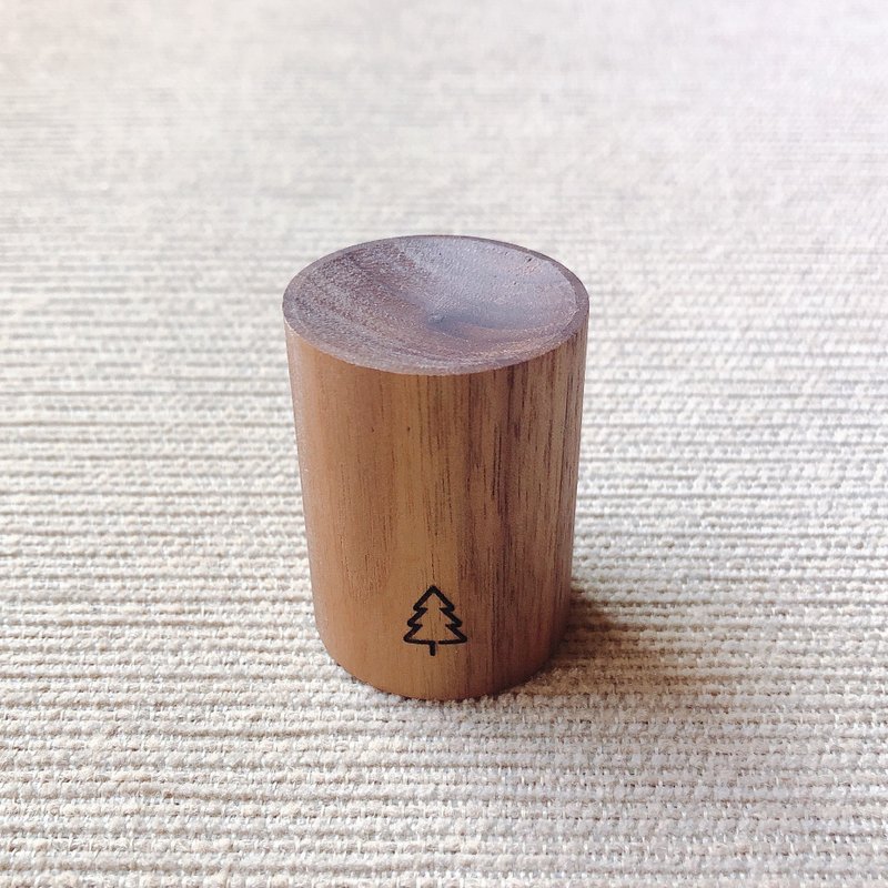 April Organics Round Log Essential Oil Diffuser Wood_Round Hole_American Walnut - Items for Display - Wood 