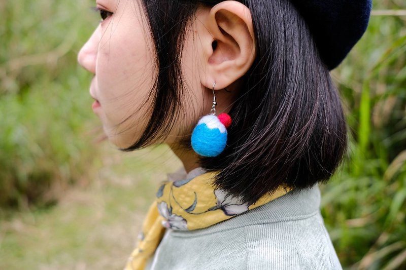 Mount Fuji wool felt earrings - Earrings & Clip-ons - Wool Blue