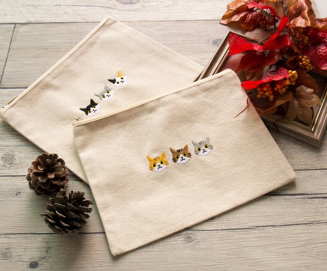 ポーチ 【 刺繍 3匹の猫 】 コットンポーチ マチなし クリスマス 生成