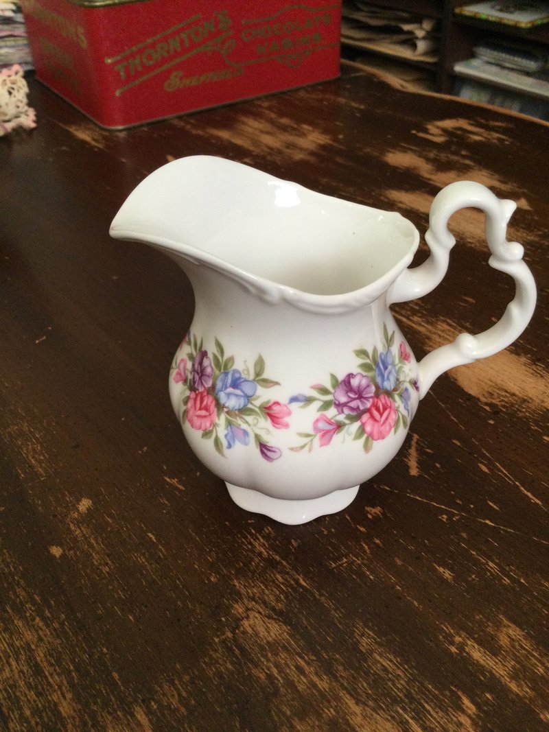 Royal Albert floral creamer-09 - ถ้วย - เครื่องลายคราม 