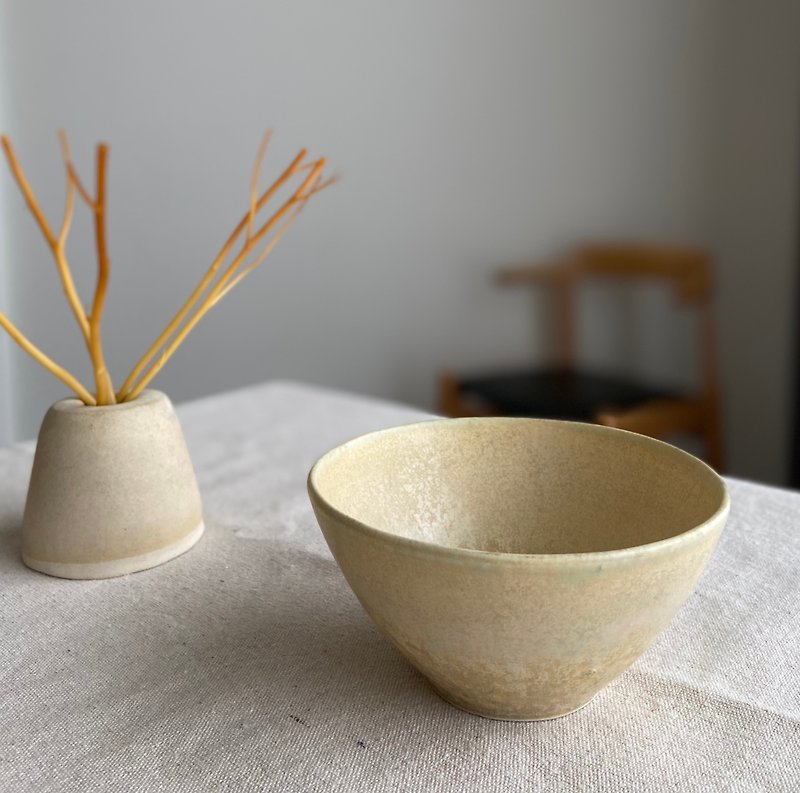 Naughty Life Cream Glaze Japanese Pottery Bowl Spot / Pre-Order - Bowls - Pottery 
