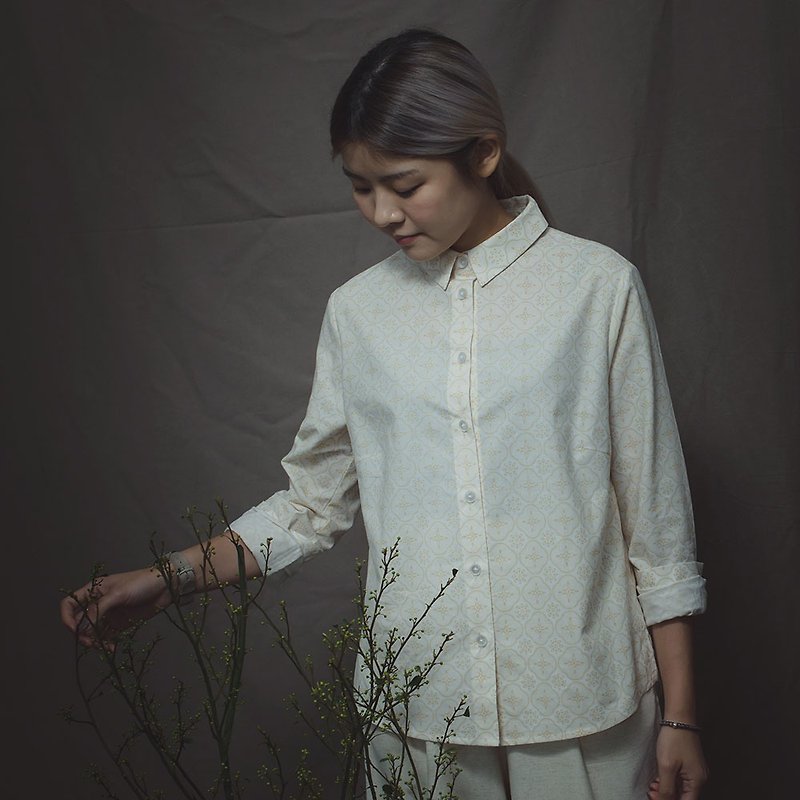 Long Sleeves Shirt/Begonia Glass Pattern/Beige & White - เสื้อเชิ้ตผู้หญิง - ผ้าฝ้าย/ผ้าลินิน ขาว