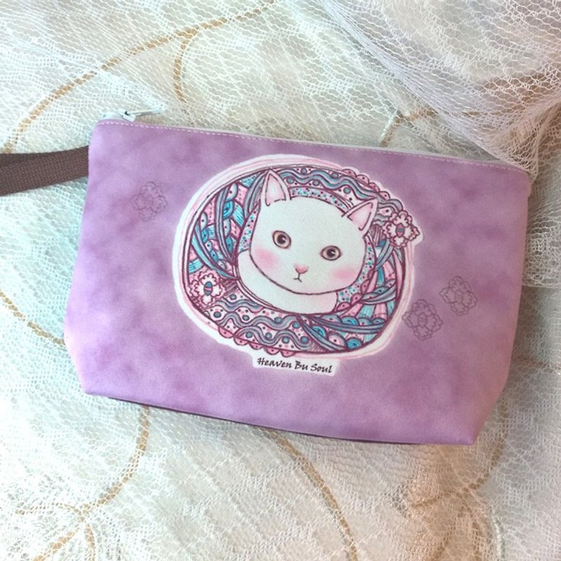 <秘境之生>貓的好奇心 手拿包 化妝包 收納 票卡 插畫 動物 - 手拿包 - 聚酯纖維 紫色