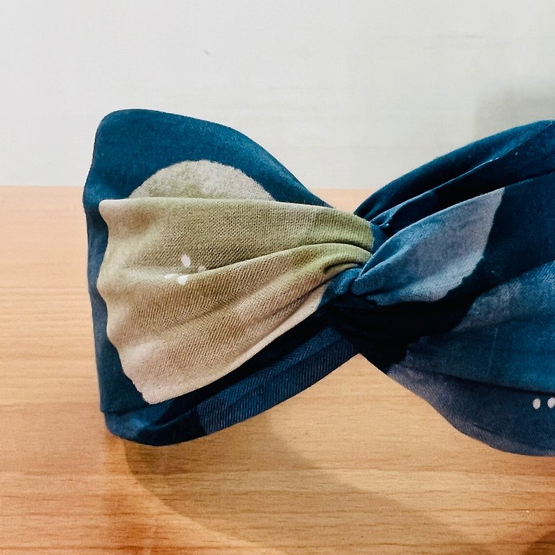 MOYA handmade headband Dasheng series button blue - Headbands - Cotton & Hemp Blue