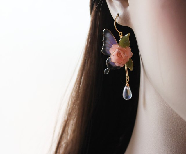 ジュネ 赤い薔薇（バラ）のピアス／イヤリング Rose、レッド