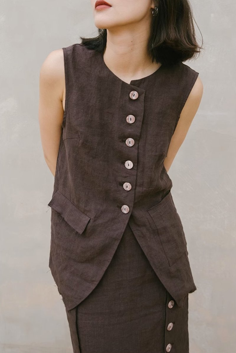 Lazy Resort Linen Loose Tank Top - เสื้อกั๊กผู้หญิง - ผ้าฝ้าย/ผ้าลินิน สีนำ้ตาล