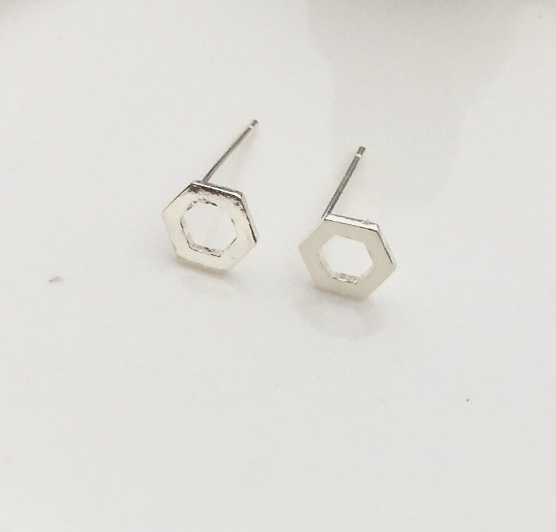[Handmade custom silver jewelry] small geometric | hexagonal handmade sterling silver earrings | - ต่างหู - เงินแท้ สีเงิน