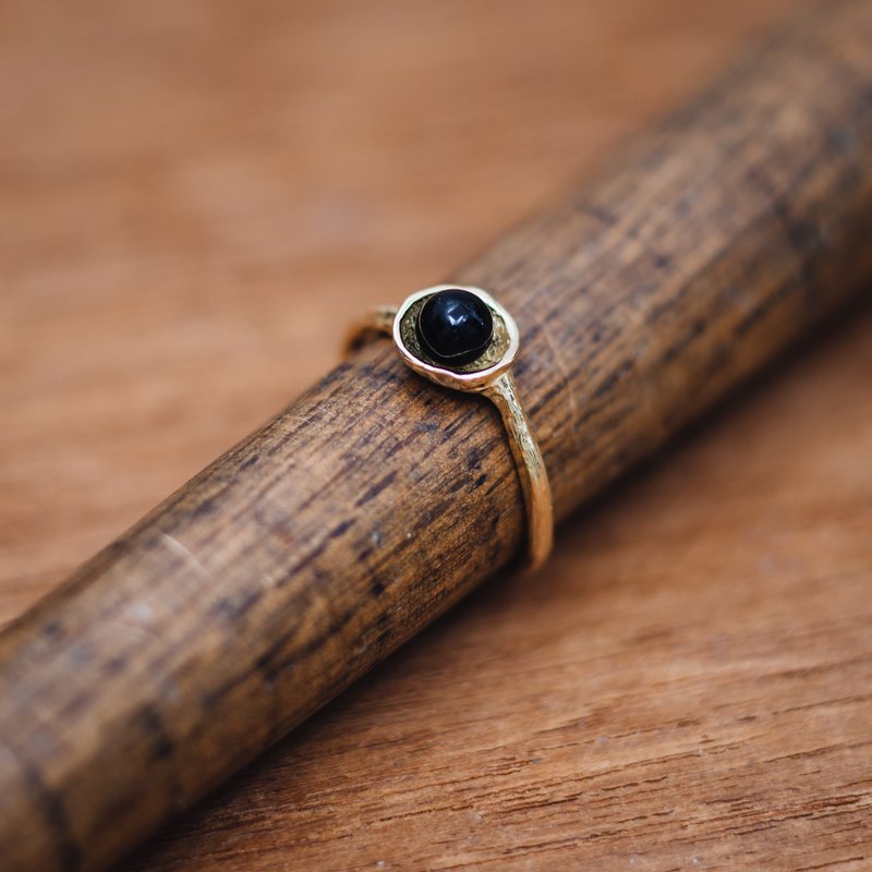 Onyx 18k Gold ring - Simple ring - 18ct ring - onyx ring - gift for her - แหวนทั่วไป - เครื่องประดับ สีทอง