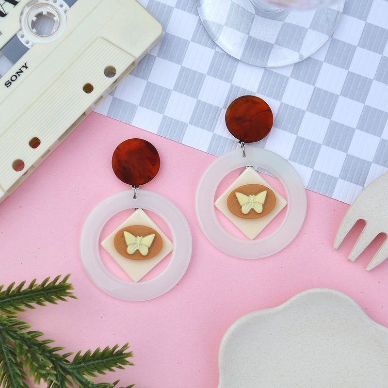 Latte Butterfly Hoop Earrings / Acrylic Earrings - ต่างหู - อะคริลิค 