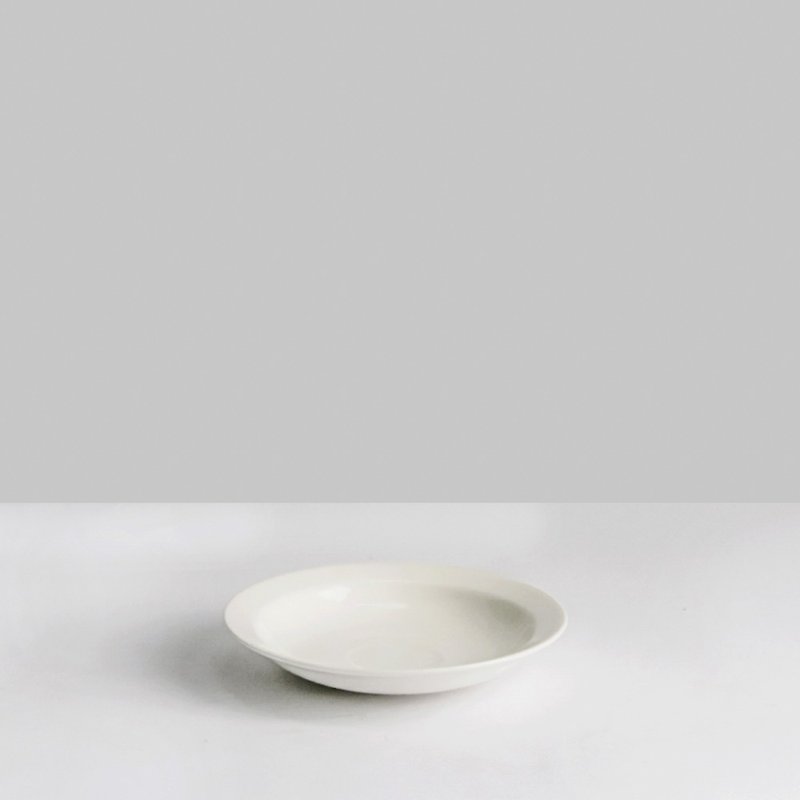 迠chè  round plate / small plate / cup,goose feath white - Small Plates & Saucers - Porcelain White