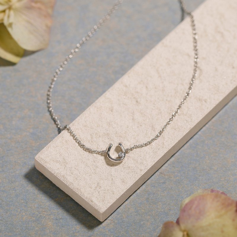 horseshoe&stone bracelet SV ニッケルフリーブレスレット　ラッキーモチーフ 馬蹄のブレスレット　シルバー　ロジウム - 手鍊/手環 - 其他金屬 銀色
