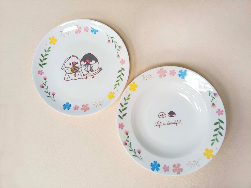 Collaborating illustration artist-Dream Hugo Dream Hugo Happy Wedding Muntori Bone China Plate Set - จานและถาด - เครื่องลายคราม หลากหลายสี