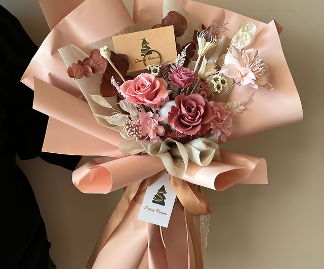 Pretty & Preserved flower bouquet