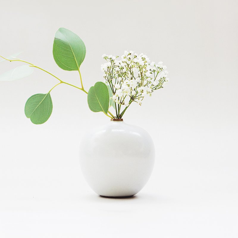 手作りセラミックホワイトミニフラワーベッセル-スモールアップル - 花瓶・植木鉢 - 陶器 ホワイト